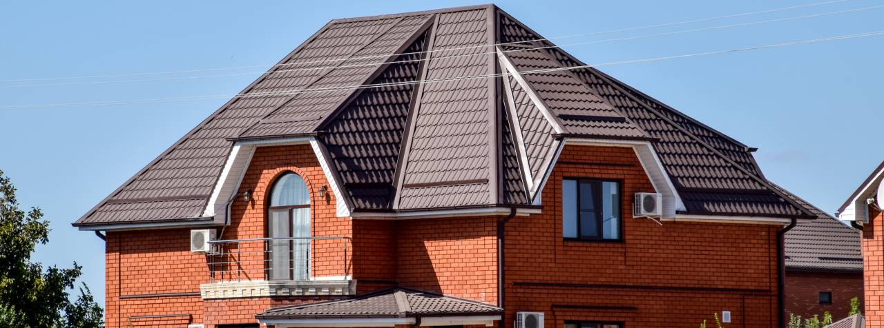 Image d'une toiture en métal réalisée par les couvreurs de Couverture A9